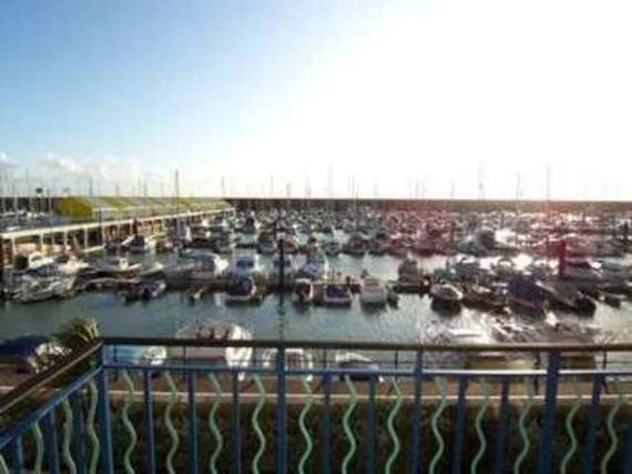 2 bedroom Flat to re...